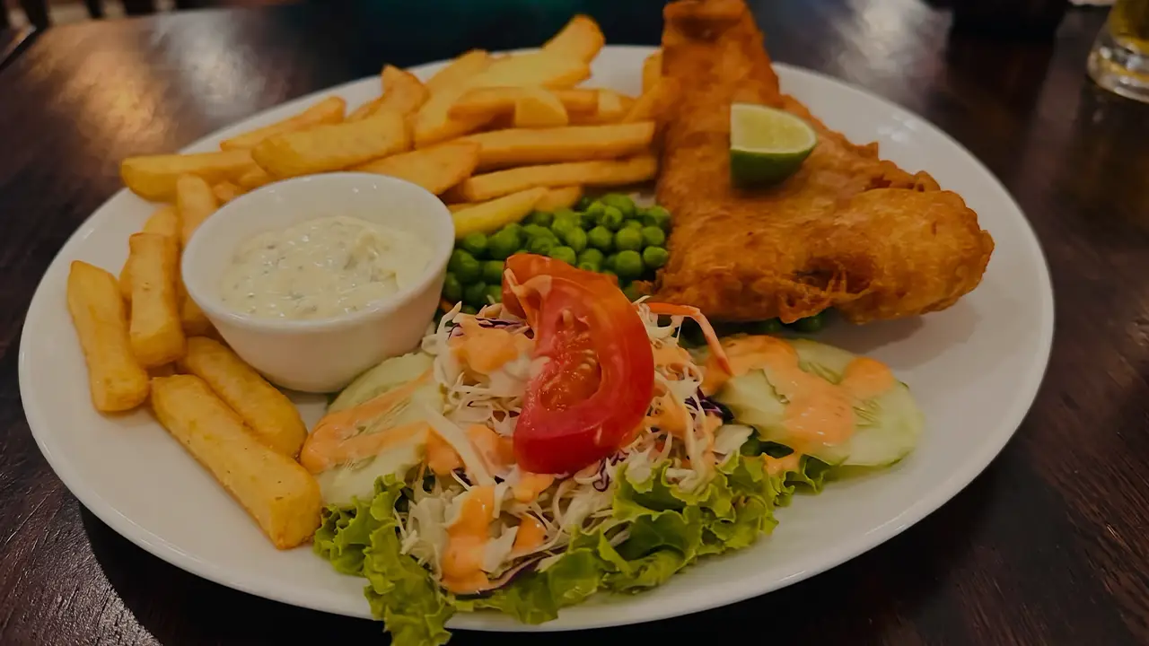 Golden View Pattaya Kitchen and Bar food